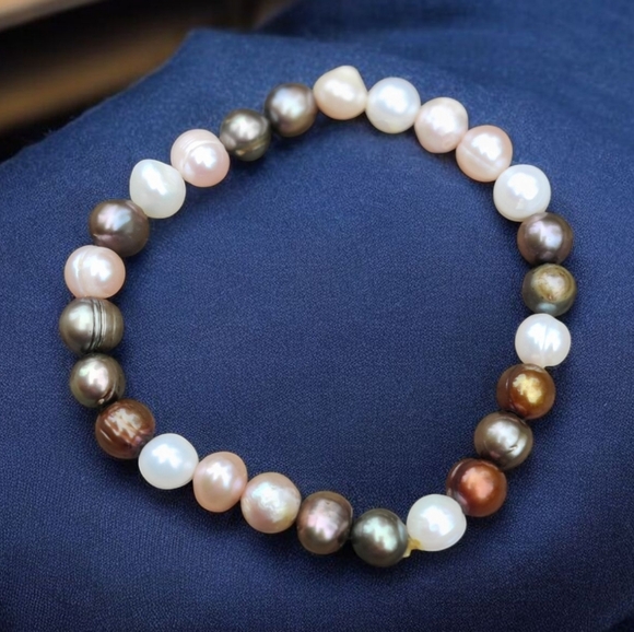 Jewelry - Gorgeous Pearl Bracelet